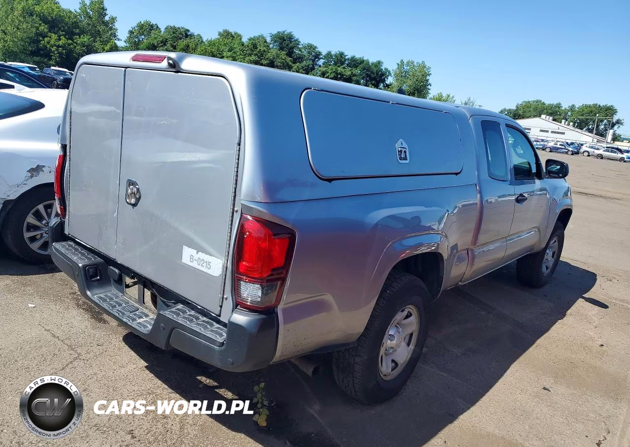 2018 Toyota Tacoma Sr VIN:5TFRX5GN2JX127357 - 3