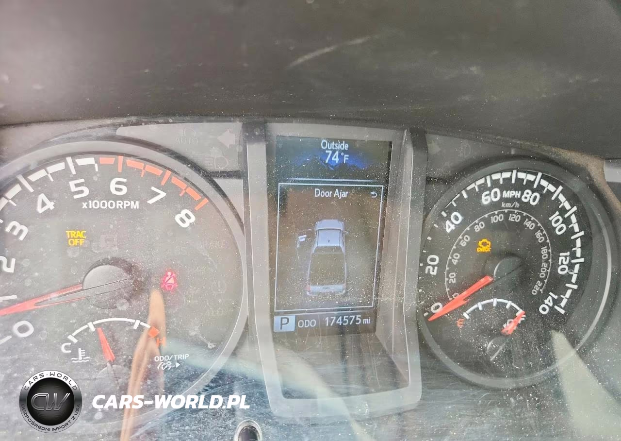 2018 Toyota Tacoma Sr VIN:5TFRX5GN2JX127357 - 9