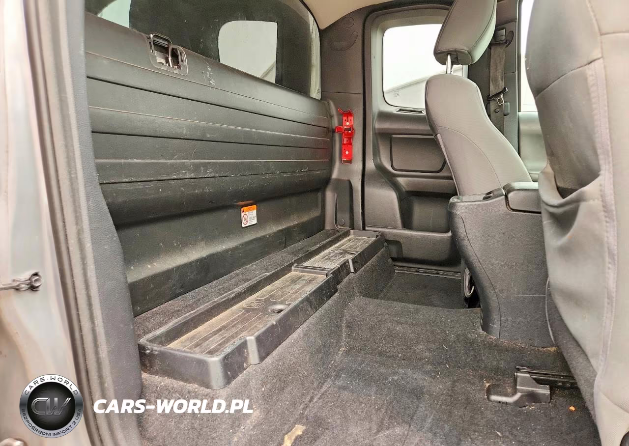 2019 Toyota Tacoma Sr VIN:5TFRX5GN1KX143373 - 10