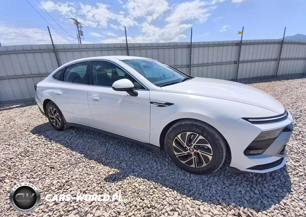 2026 Hyundai Sonata Hybrid Blue VIN:KMHL24JJ2TA157707 - 4