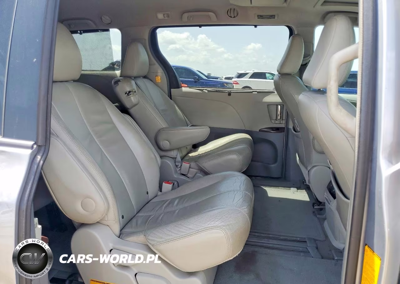 2012 Toyota Sienna Xle 8-Passenger VIN:5TDYK3DC6CS275313 - 11