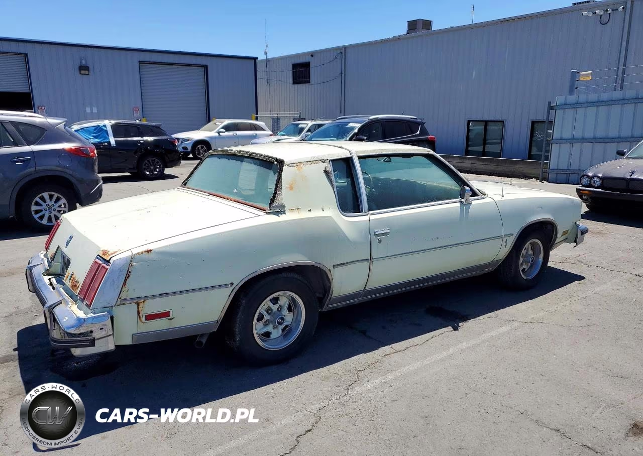 1979 Oldsmobile Cutlass Supreme International Series VIN:3M47H9R469414 - 3