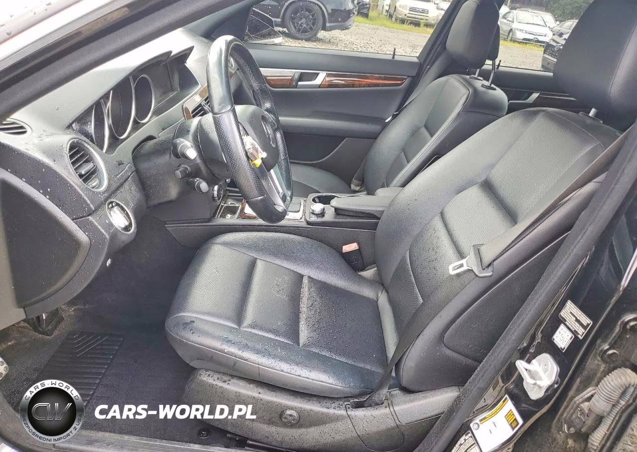 2014 Mercedes-Benz C 300 4Matic VIN:WDDGF8AB8EA952859 - 7