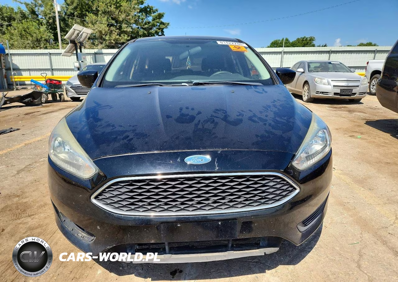 2018 Ford Focus Se VIN:1FADP3K29JL315348 - 5