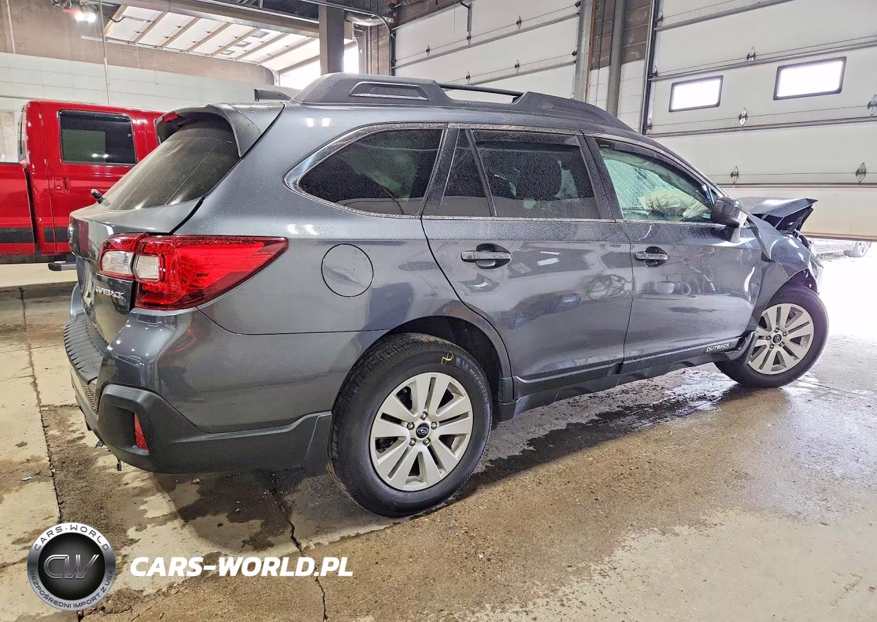 2018 Subaru Outback 2.5I Premium VIN:4S4BSACC5J3312972 - 3