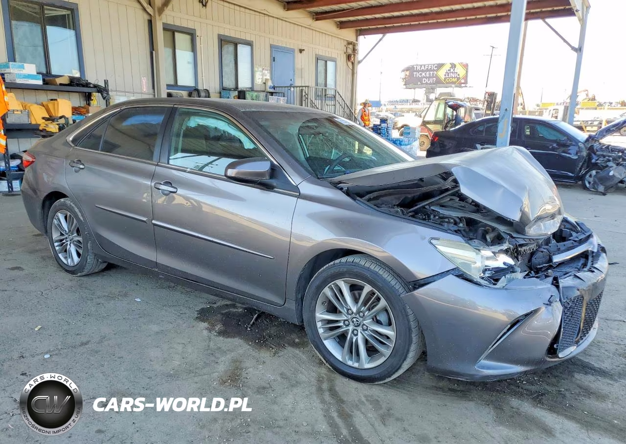 2015 Toyota Camry Se VIN:4T1BF1FK1FU982477 - 4