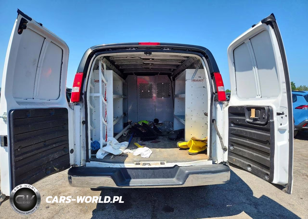 2023 GMC Savana G2500 VIN:1GTW7BFP5P1160594 - 10