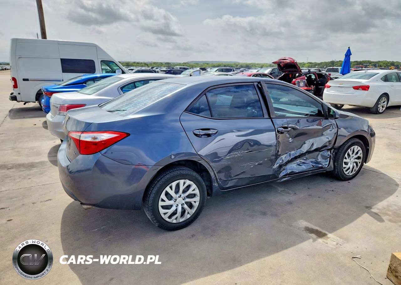 2016 Toyota Corolla Le VIN:2T1BURHE1GC637920 - 3