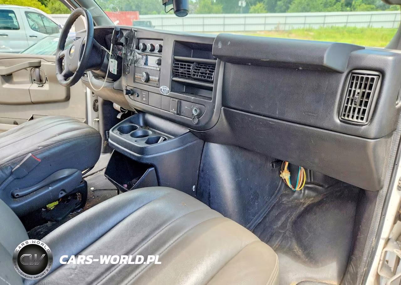 2016 Chevrolet Express G2500 VIN:1GCWGAFF0G1242363 - 8