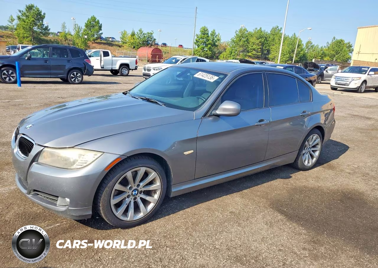 2011 BMW 328 I – zdjęcie 1 z 12