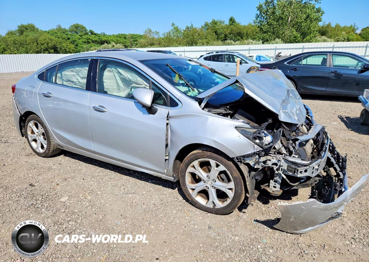 2016 Chevrolet Cruze Premier VIN:1G1BG5SM6G7279935 - 4