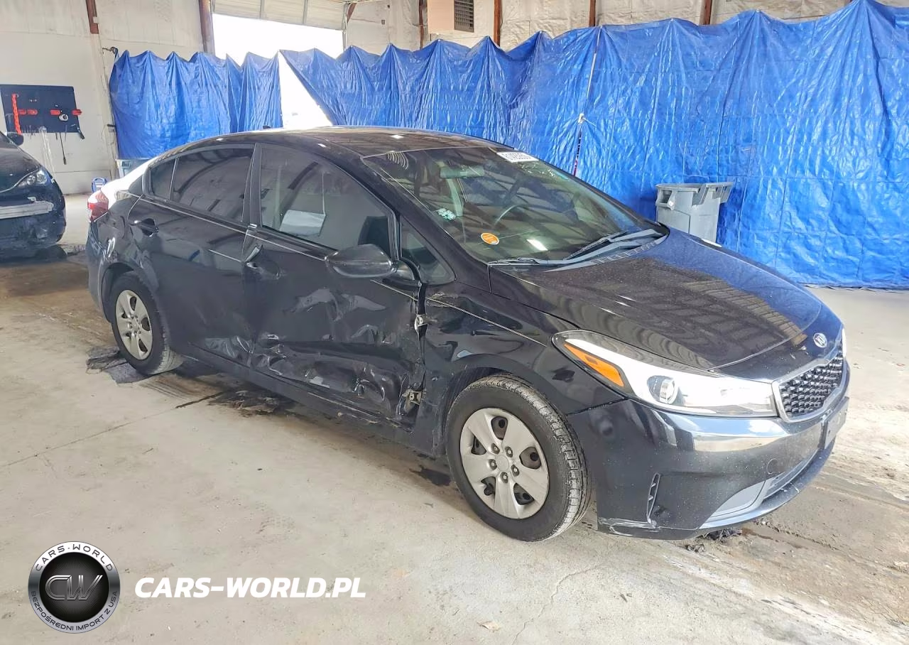 2017 Kia Forte Lx VIN:3KPFK4A77HE136748 - 4