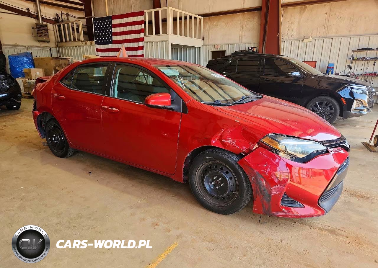 2018 Toyota Corolla Le VIN:2T1BURHE2JC123422 - 4