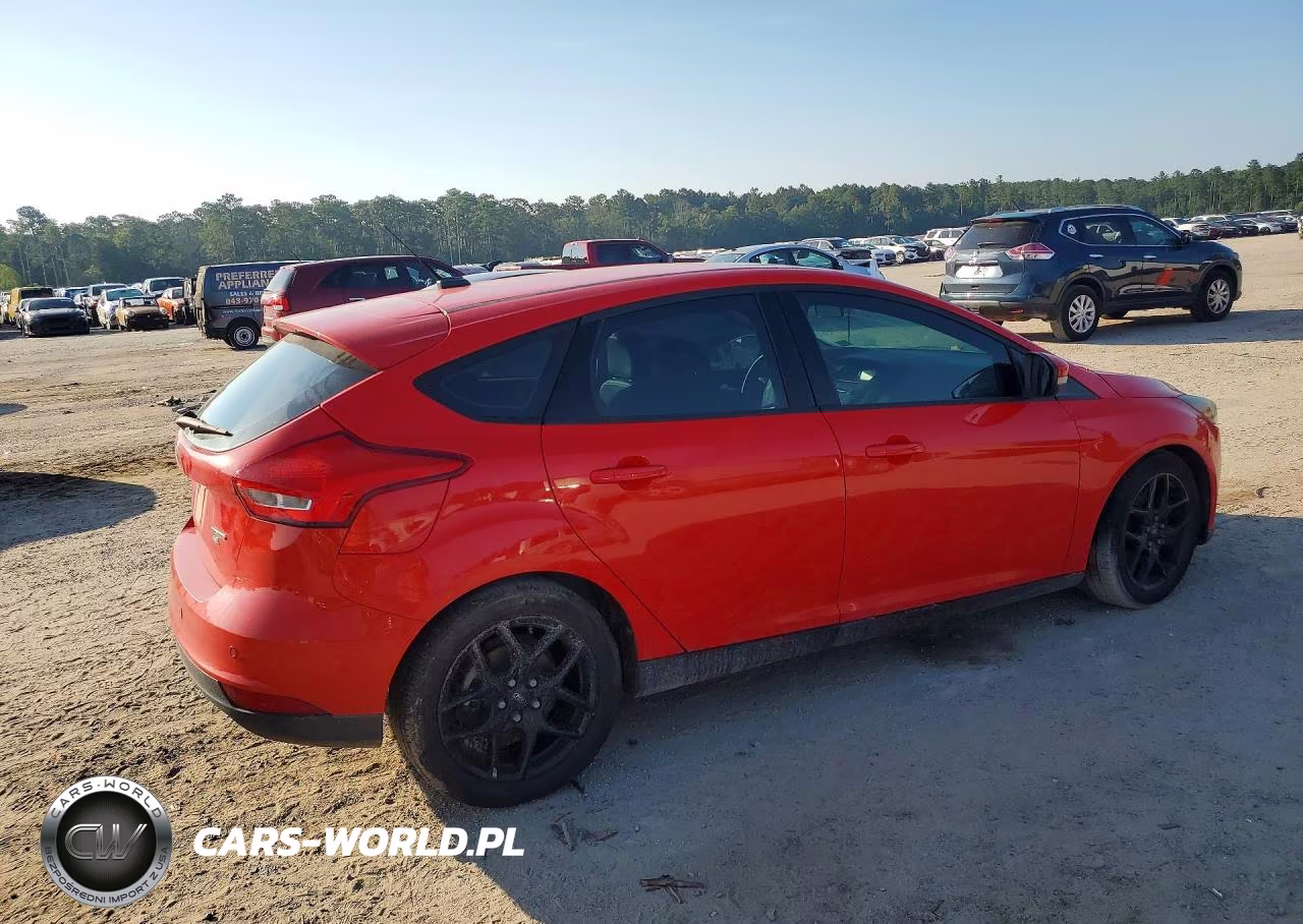 2016 Ford Focus Se VIN:1FADP3K2XGL367662 - 3