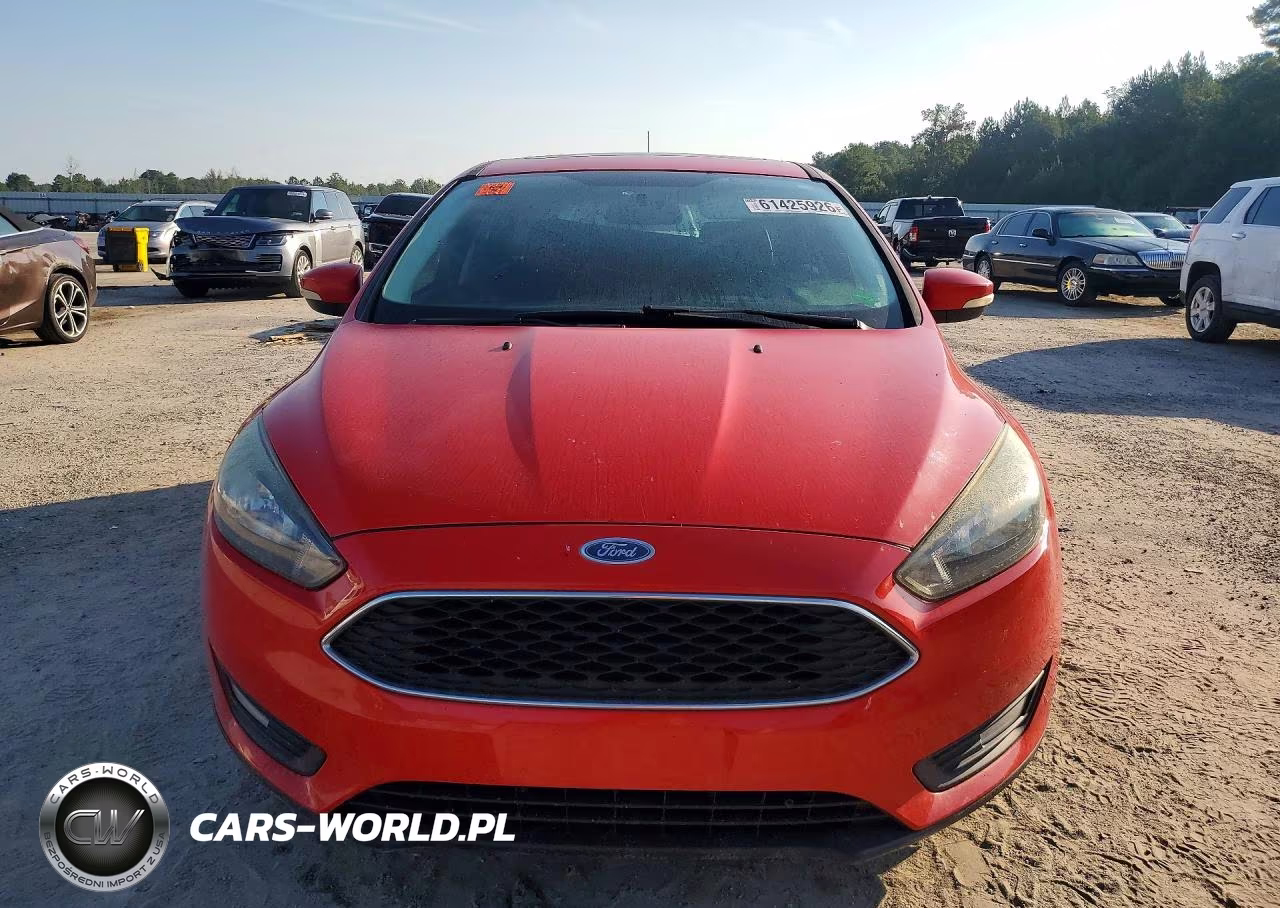 2016 Ford Focus Se VIN:1FADP3K2XGL367662 - 5