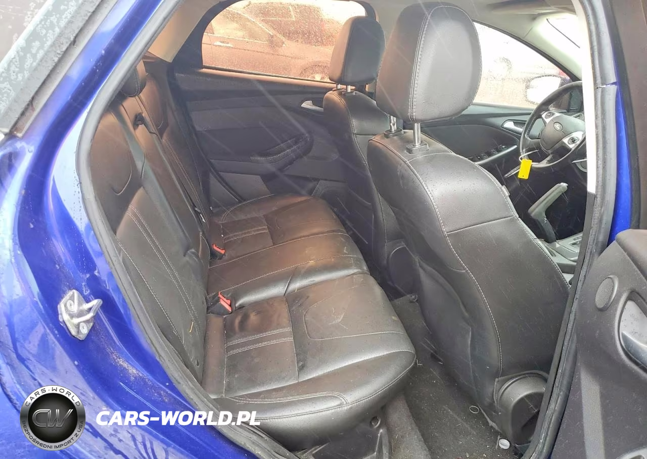 2014 Ford Focus Titanium VIN:1FADP3N21EL398419 - 10