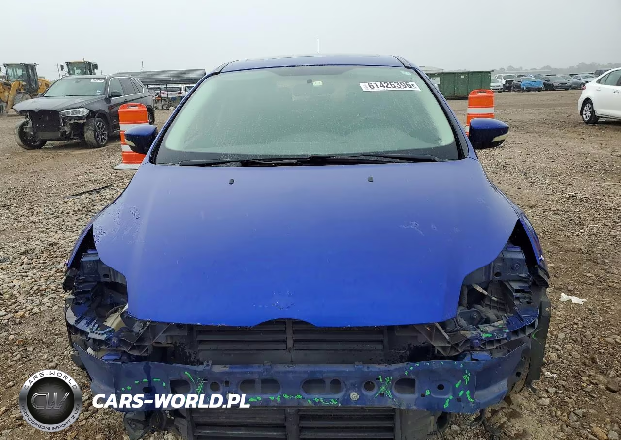 2014 Ford Focus Titanium VIN:1FADP3N21EL398419 - 5