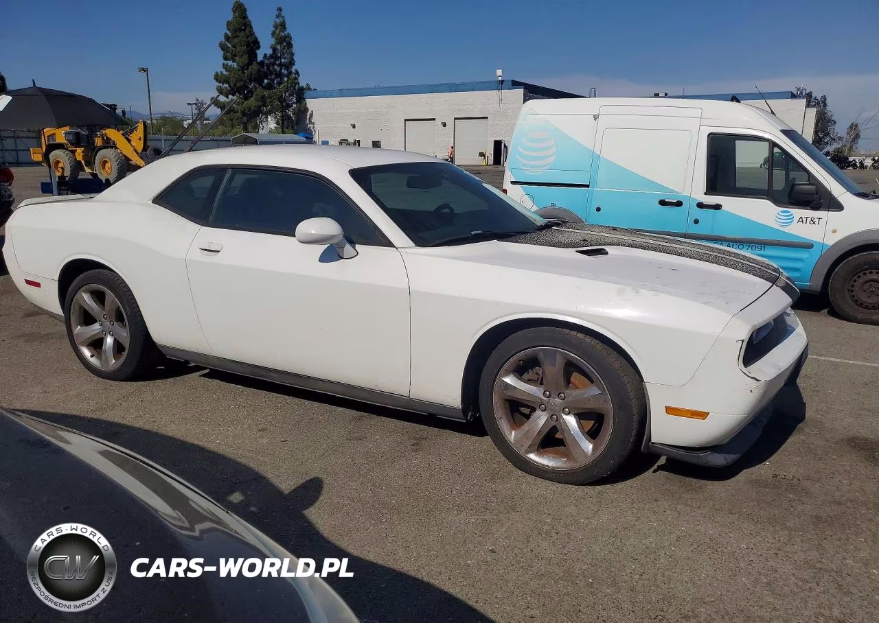 2013 Dodge Challenger Sxt VIN:2C3CDYAGXDH649371 - 4