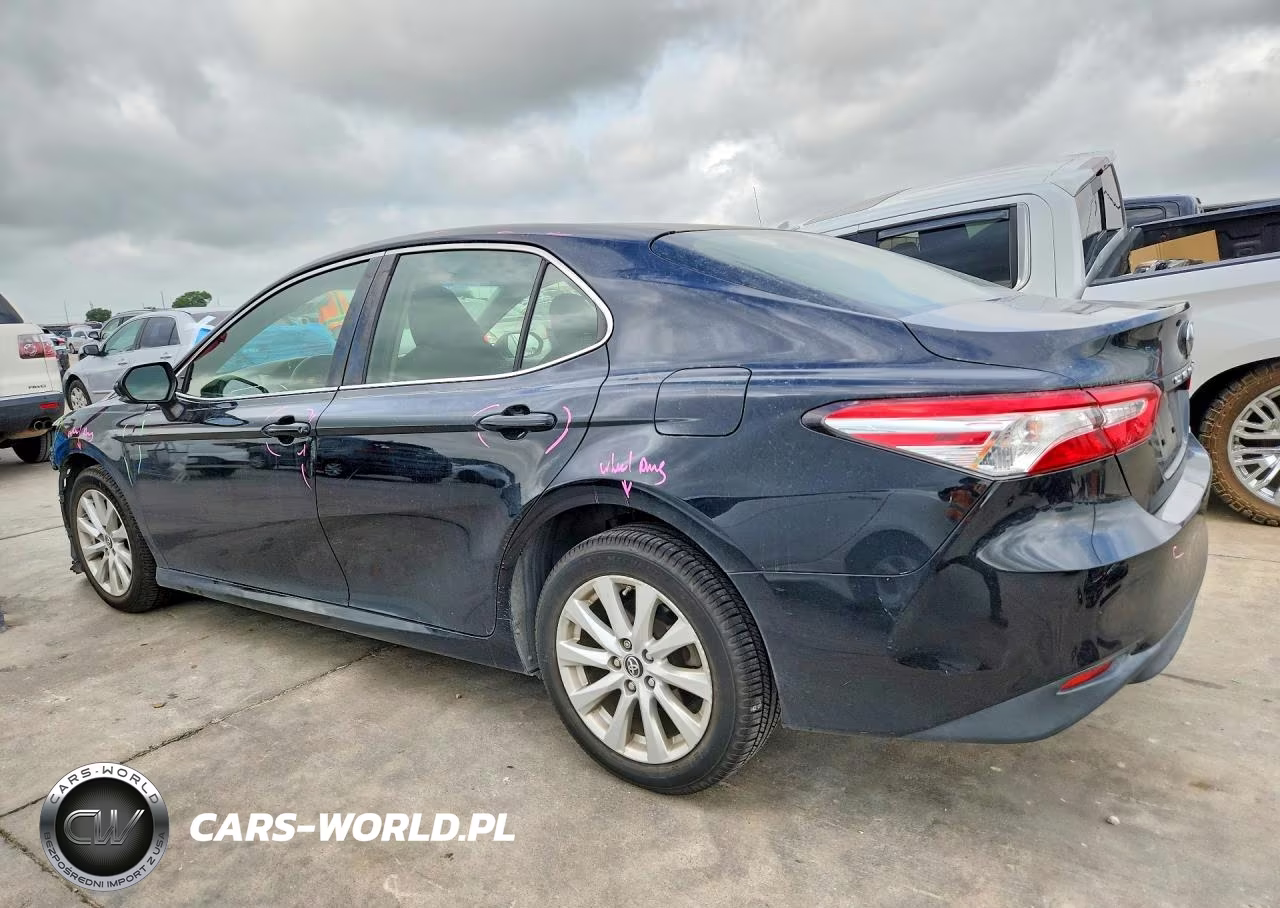 2018 Toyota Camry Le VIN:JTNB11HK8J3047211 - 2
