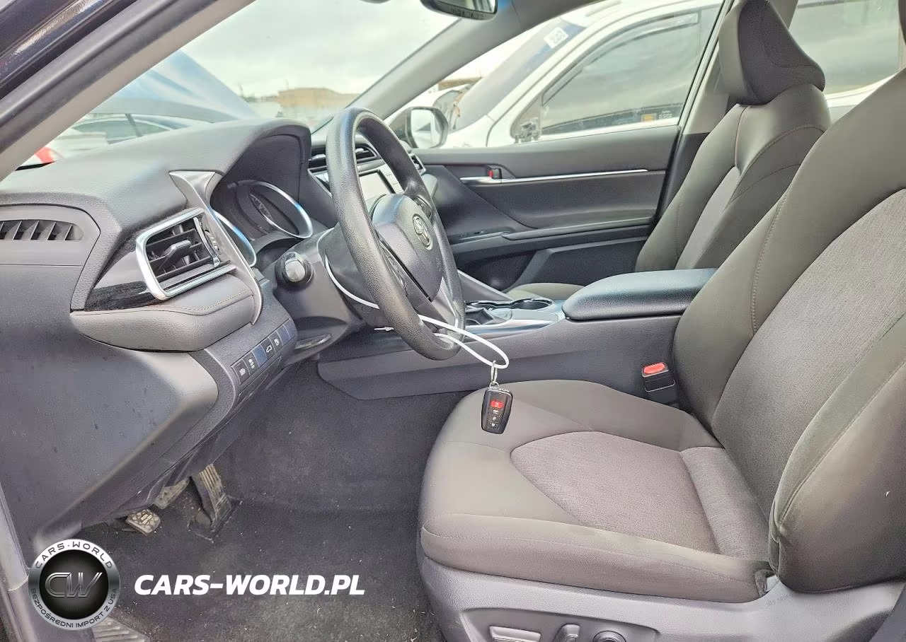 2018 Toyota Camry Le VIN:JTNB11HK8J3047211 - 7