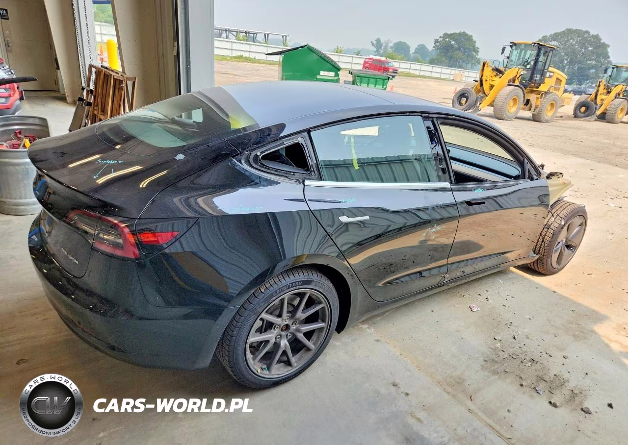 2018 Tesla Model 3 VIN:5YJ3E1EB1JF127213 - 3