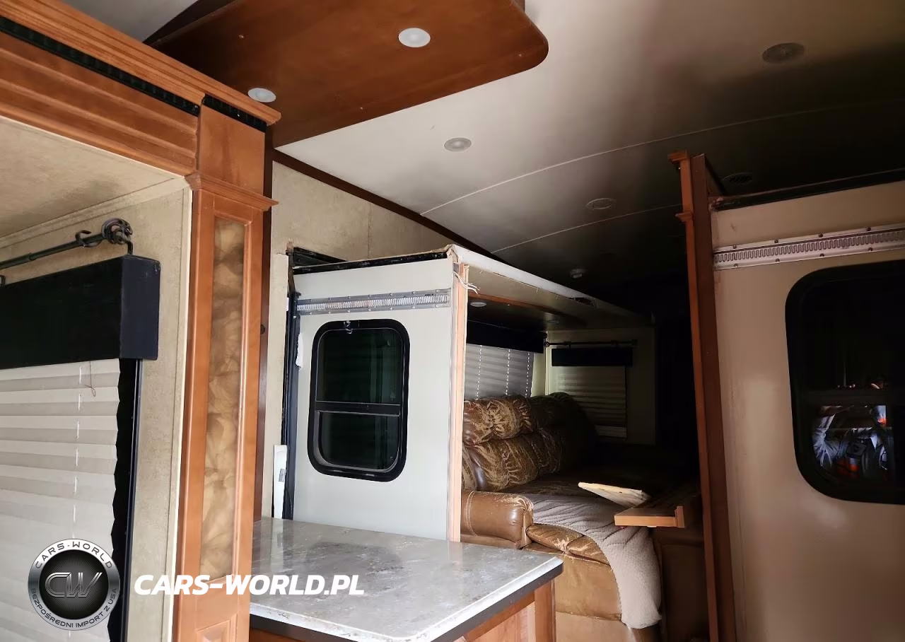 2014 Jayco Pinnacle Camper VIN:1UJCJ0BV7E1RJ0099 - 5