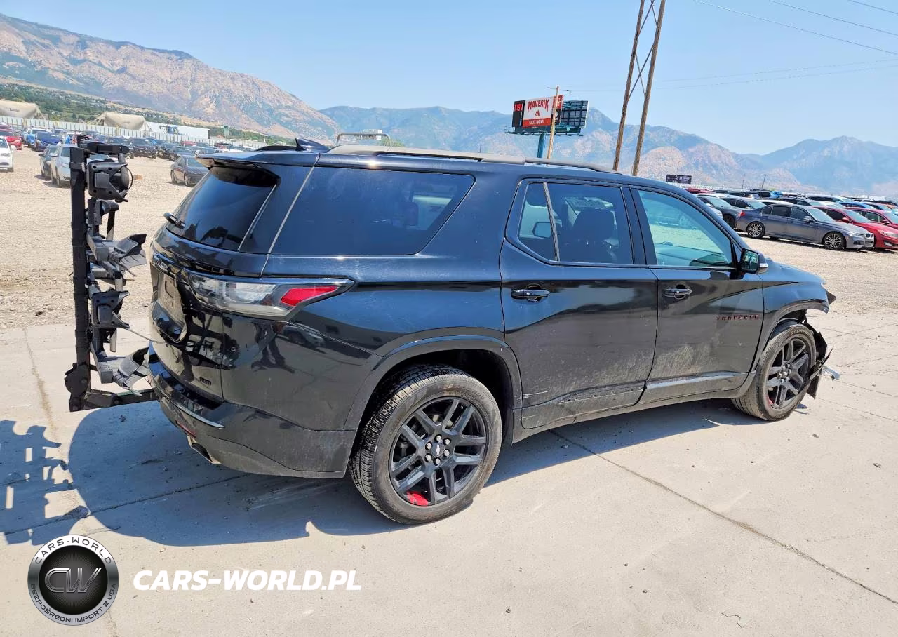 2019 Chevrolet Traverse Premier VIN:1GNEVKKWXKJ299103 - 3