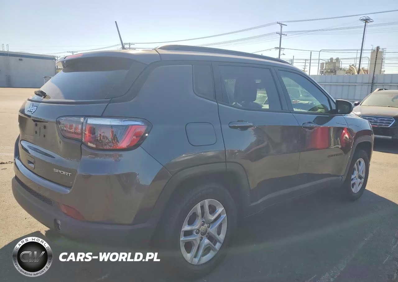 2018 Jeep Compass Sport VIN:3C4NJCAB4JT420692 - 3