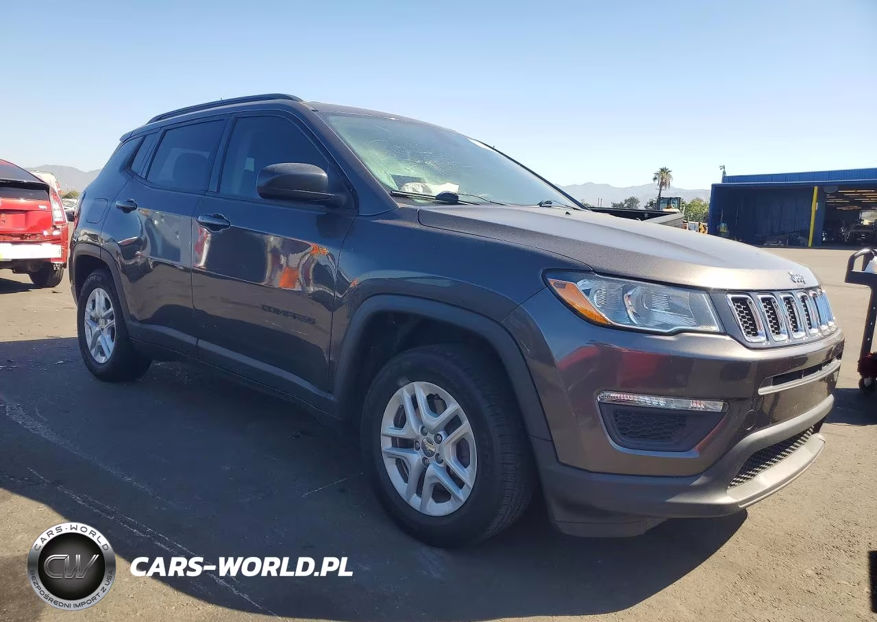 2018 Jeep Compass Sport VIN:3C4NJCAB4JT420692 - 4