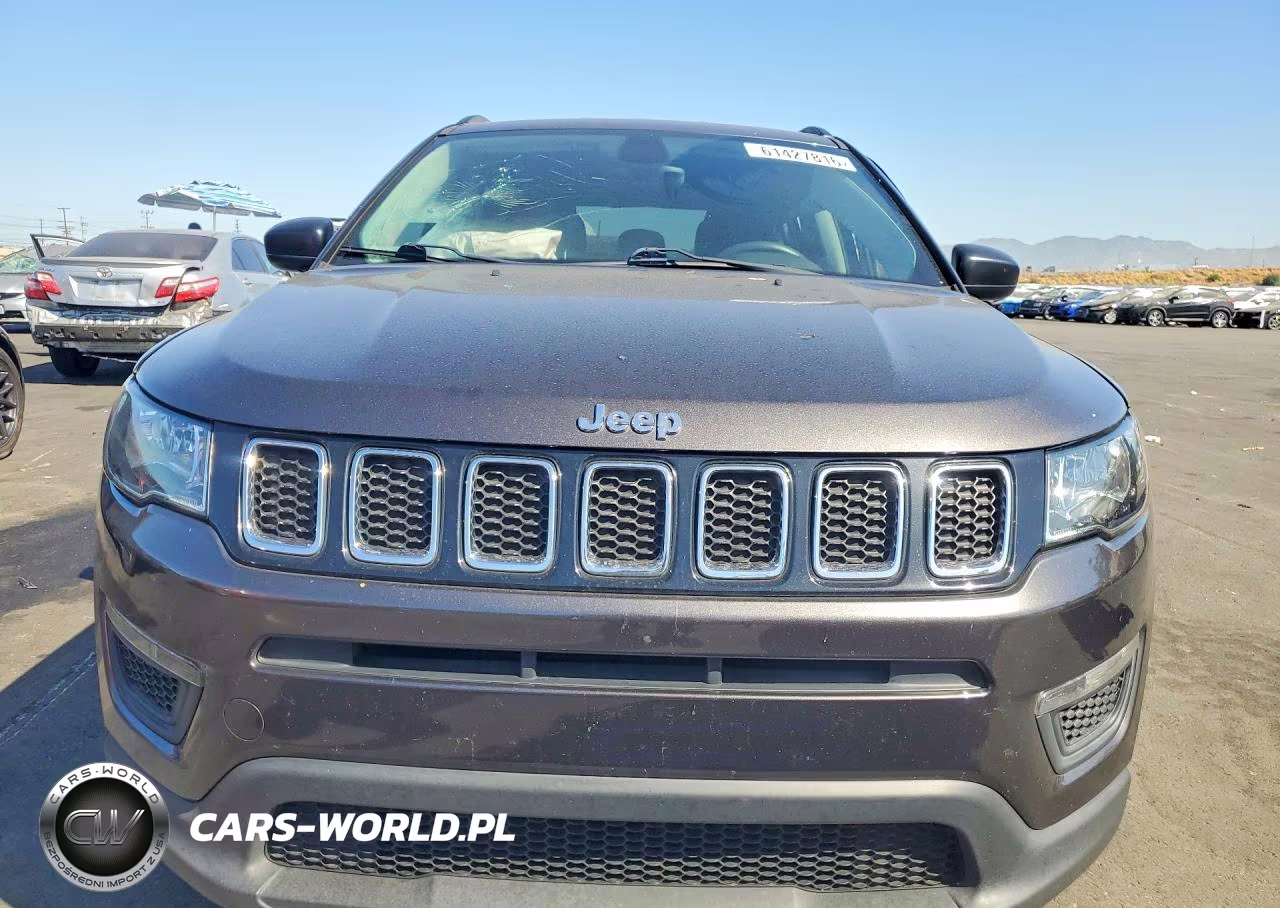 2018 Jeep Compass Sport VIN:3C4NJCAB4JT420692 - 5