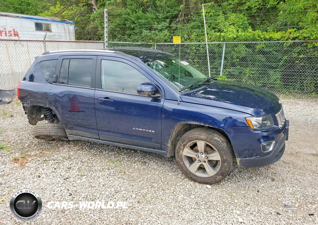 2017 Jeep Compass Latitude VIN:1C4NJCEA4HD152650 - 4
