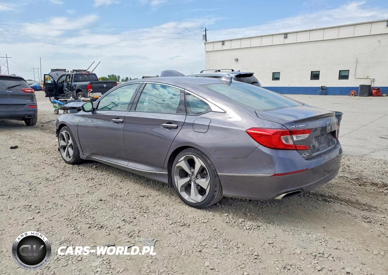 2018 Honda Accord Touring VIN:1HGCV1F99JA002076 - 2