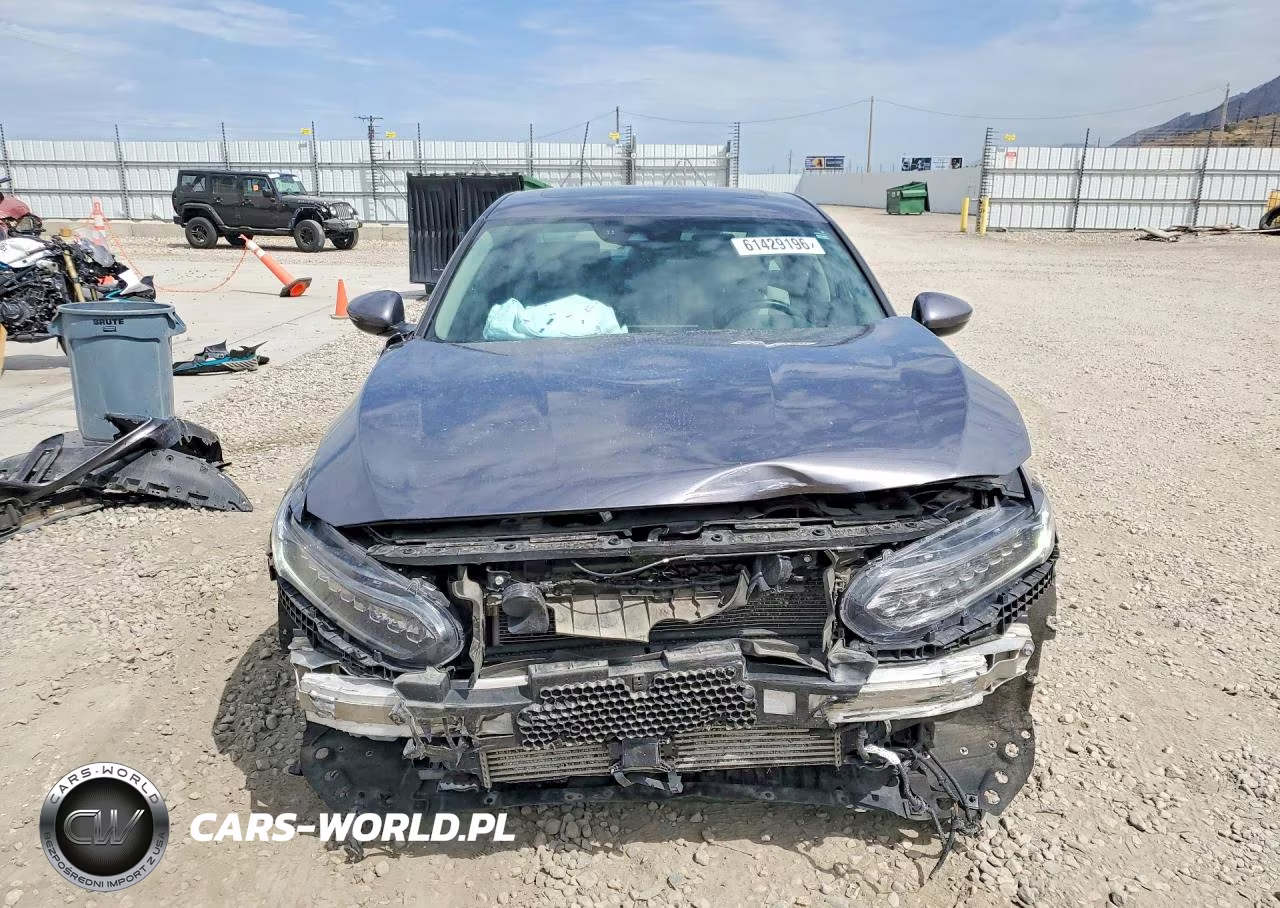 2018 Honda Accord Touring VIN:1HGCV1F99JA002076 - 5
