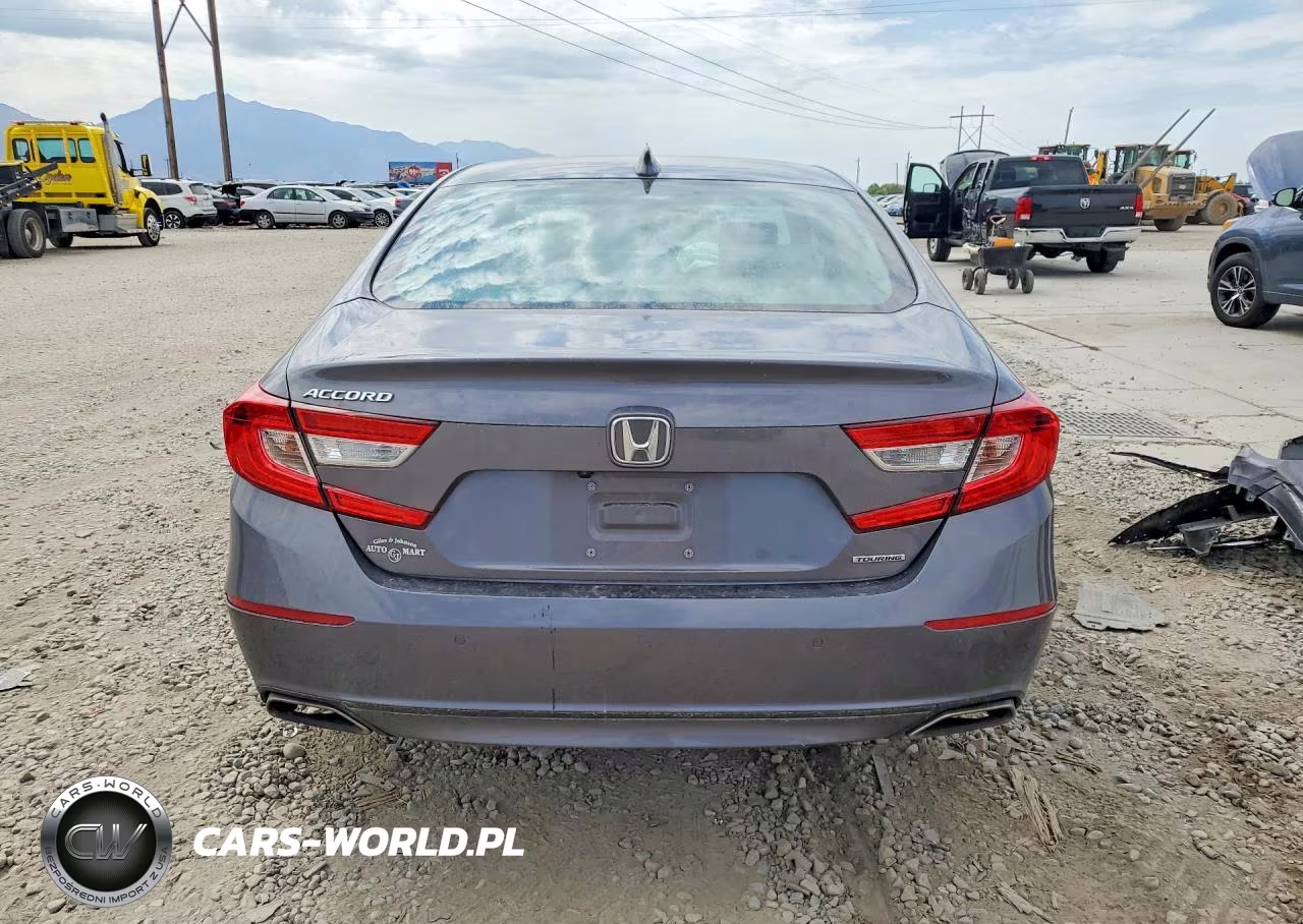 2018 Honda Accord Touring VIN:1HGCV1F99JA002076 - 6