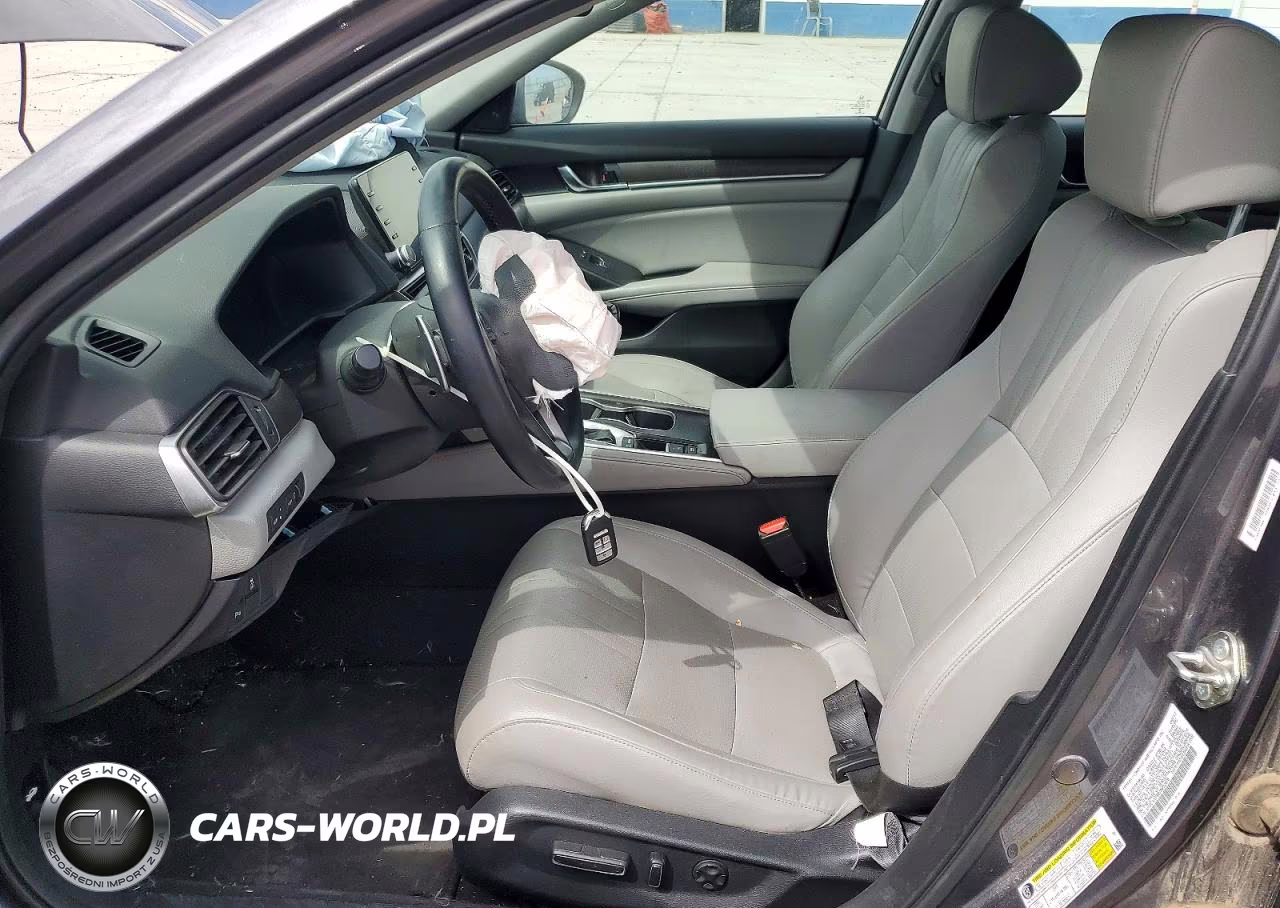 2018 Honda Accord Touring VIN:1HGCV1F99JA002076 - 7