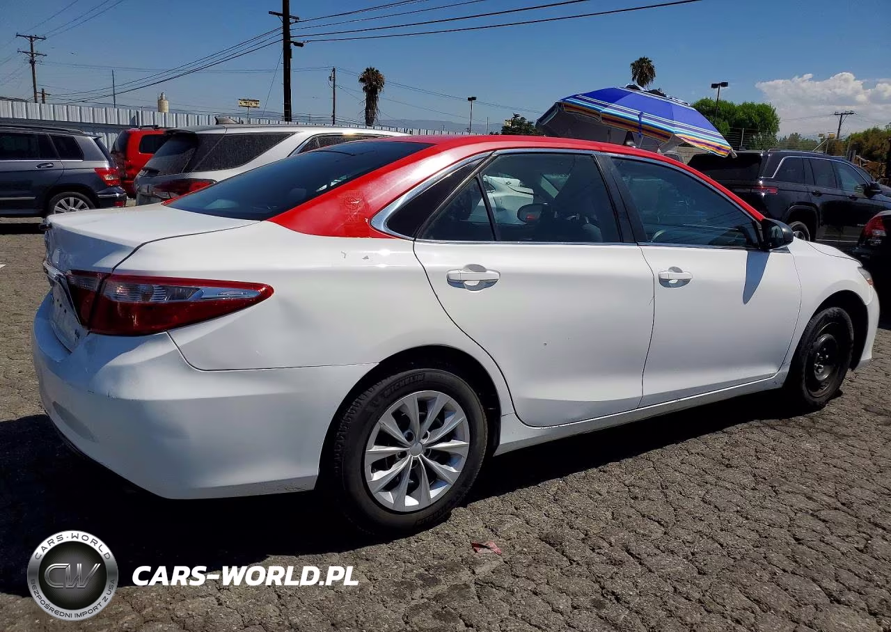 2015 Toyota Camry Le VIN:4T4BF1FK4FR512630 - 3