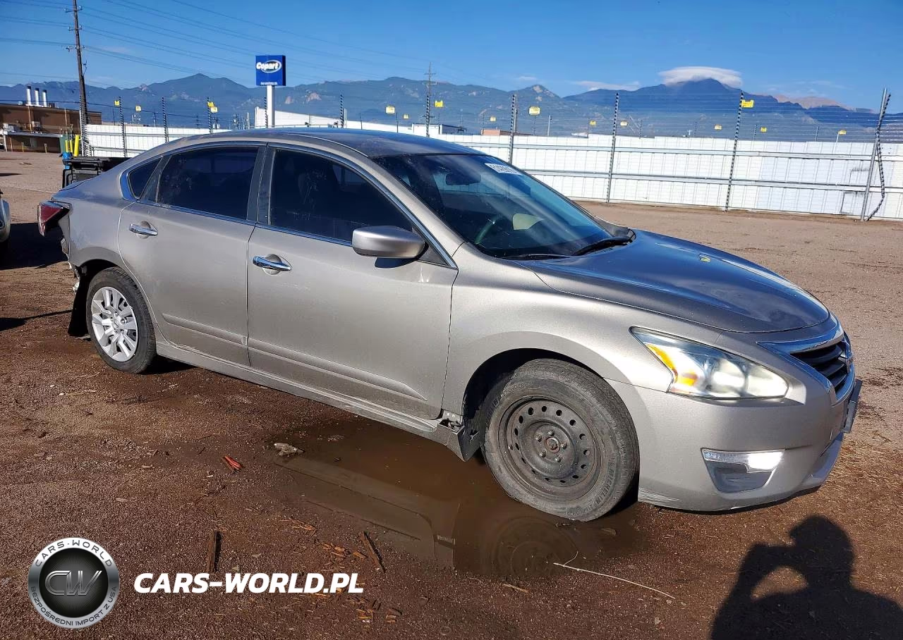 2014 Nissan Altima 2.5 S VIN:1N4AL3AP3EN354491 - 4