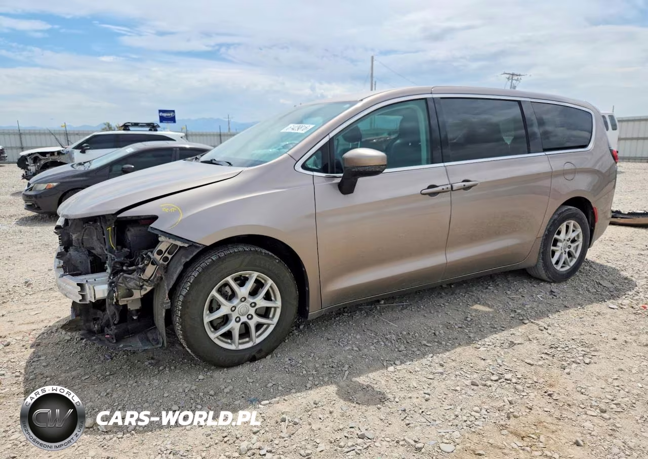 2017 Chrysler Pacifica Touring – zdjęcie 1 z 12