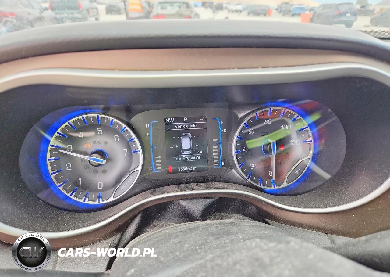 2017 Chrysler Pacifica Touring VIN:2C4RC1DG4HR611145 - 9