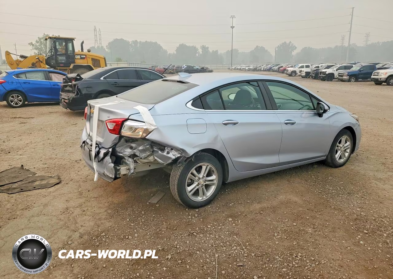 2018 Chevrolet Cruze Lt VIN:1G1BE5SM0J7112953 - 3