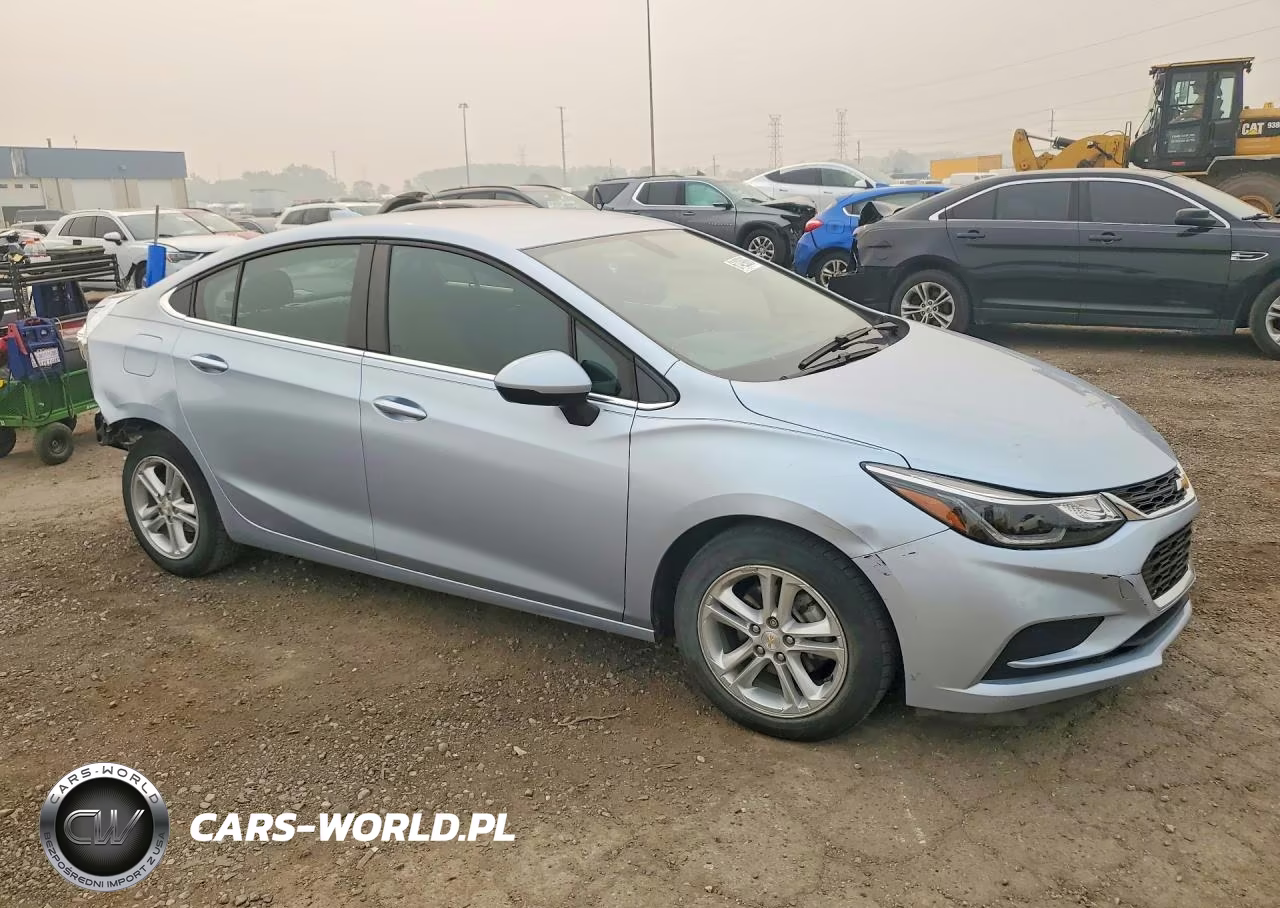 2018 Chevrolet Cruze Lt VIN:1G1BE5SM0J7112953 - 4