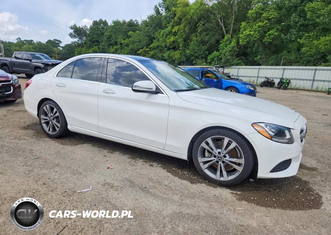 2018 Mercedes-Benz C 300 VIN:55SWF4JBXJU260794 - 4