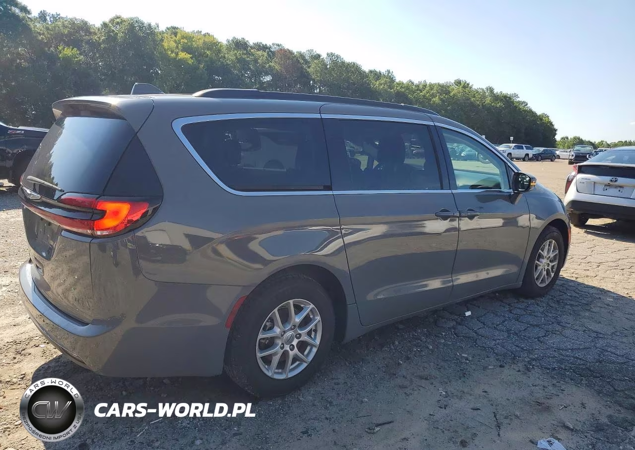 2022 Chrysler Pacifica Touring L VIN:2C4RC1BG7NR168343 - 3