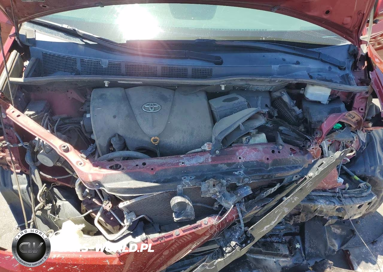 2019 Toyota Sienna Le VIN:5TDKZ3DC3KS008744 - 12