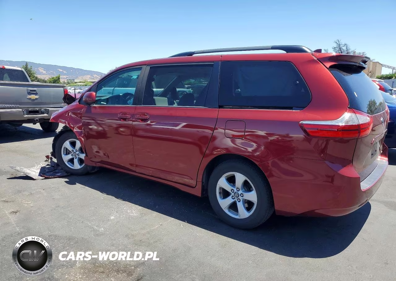 2019 Toyota Sienna Le VIN:5TDKZ3DC3KS008744 - 2