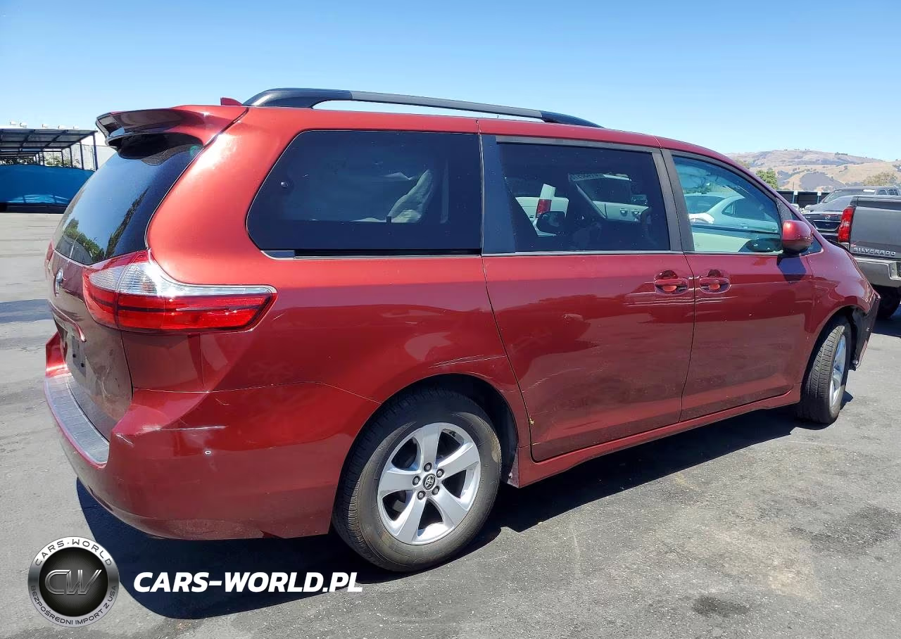 2019 Toyota Sienna Le VIN:5TDKZ3DC3KS008744 - 3