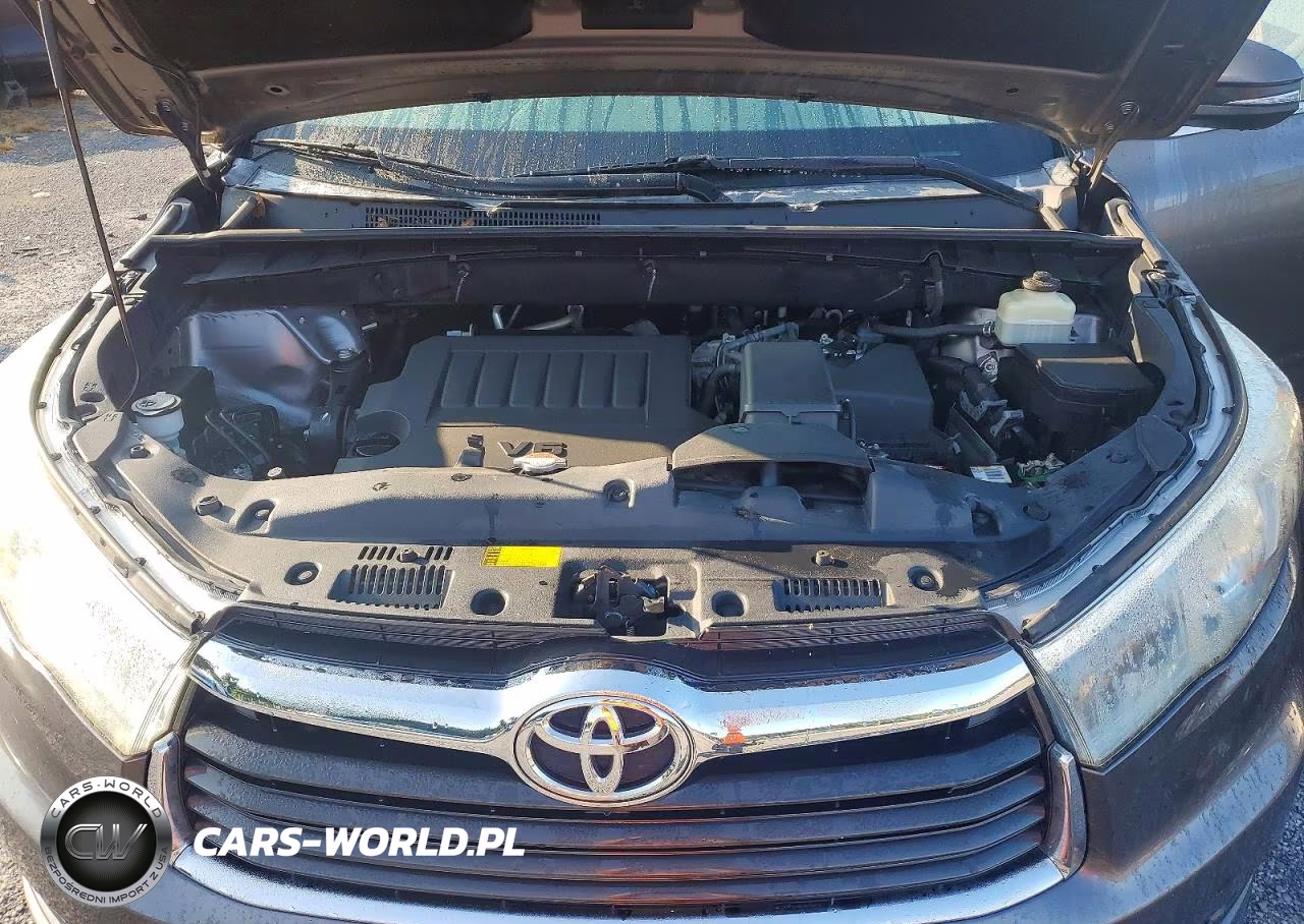 2016 Toyota Highlander Le VIN:5TDBKRFH1GS312730 - 12