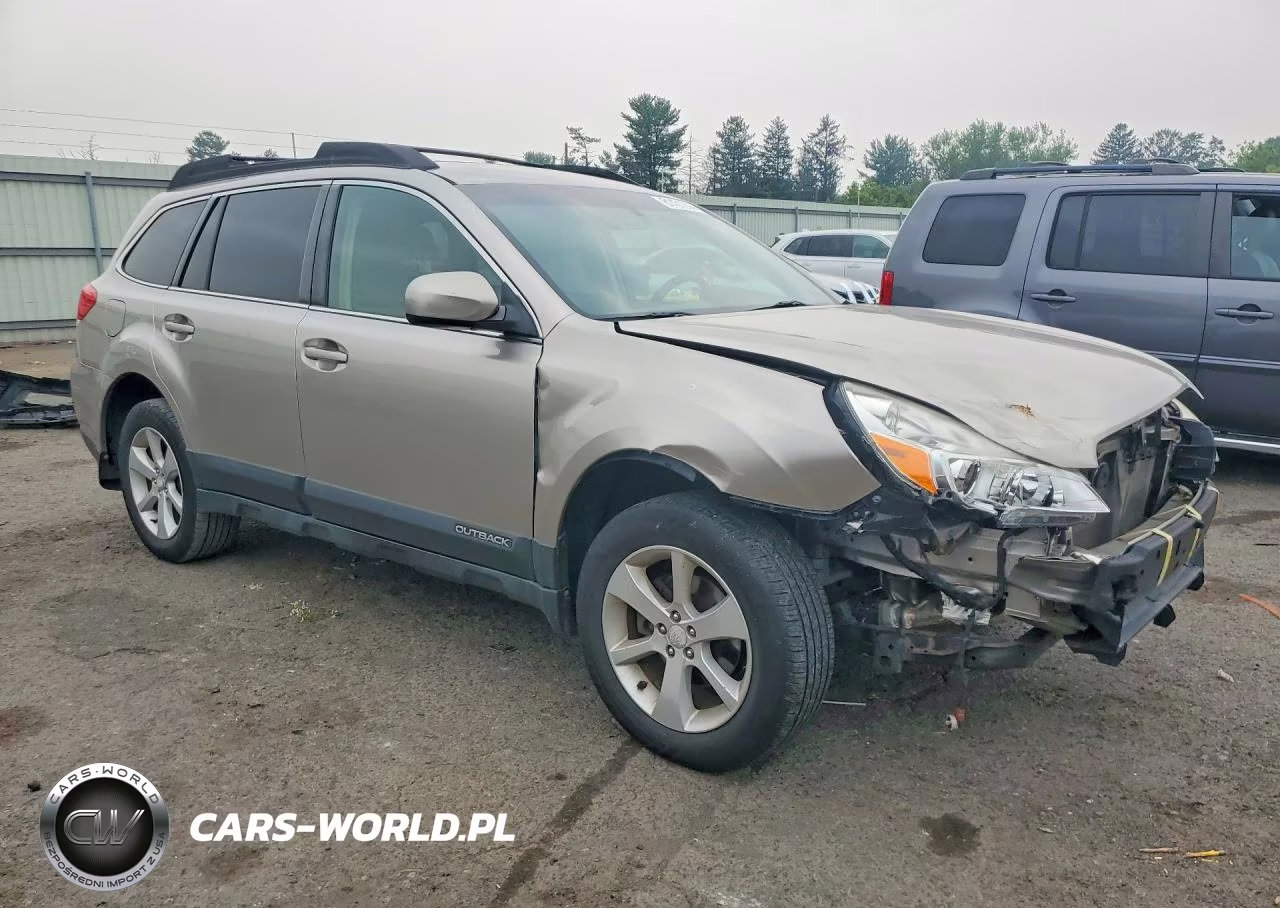 2014 Subaru Outback 2.5I Premium VIN:4S4BRBCC3E3214739 - 4
