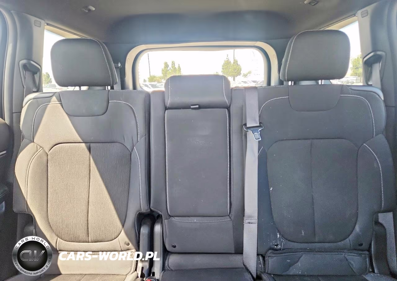 2024 Jeep Grand Cherokee L Laredo VIN:1C4RJKAG7R8533876 - 10