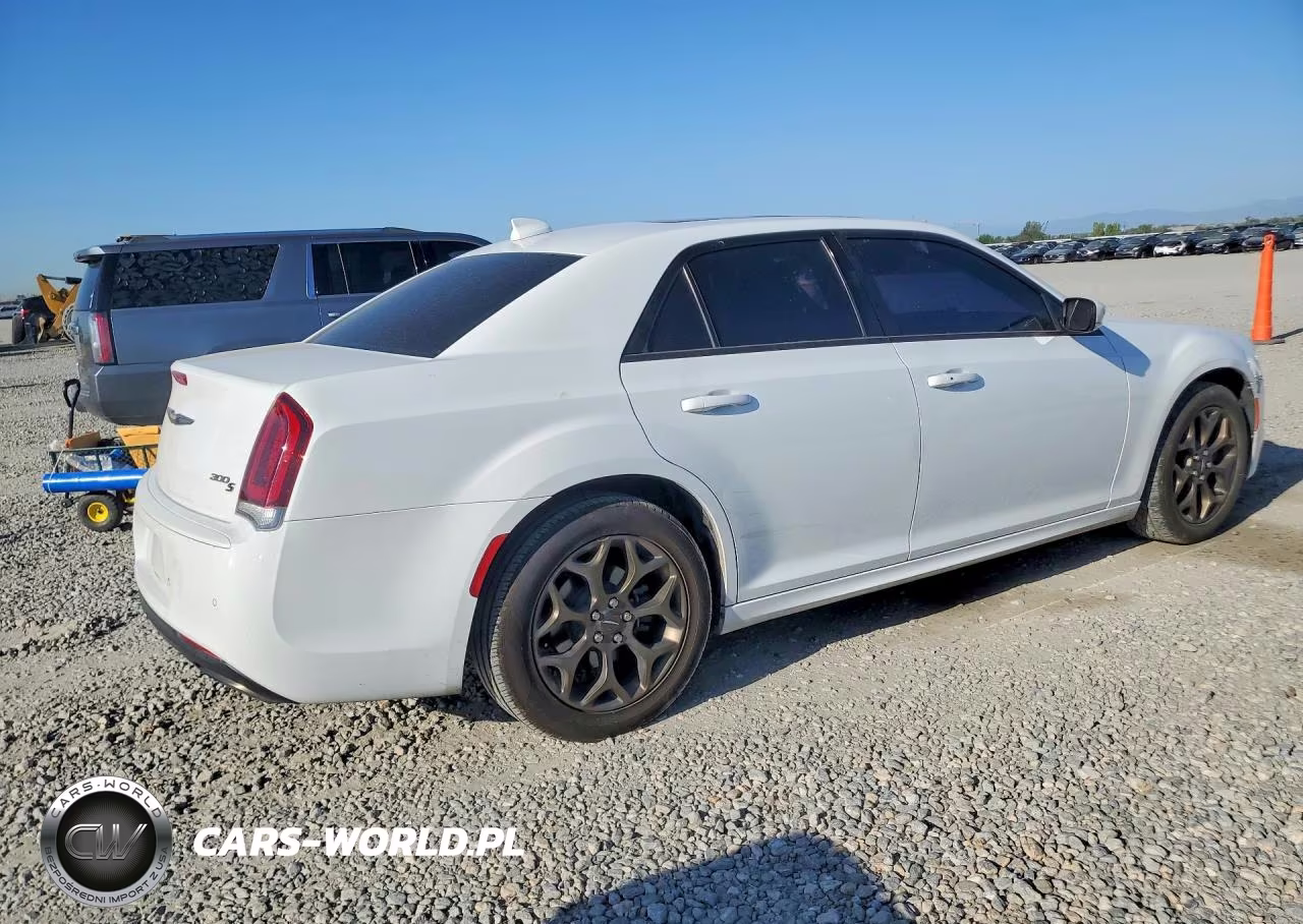 2016 Chrysler 300 S VIN:2C3CCAGG4GH274308 - 3